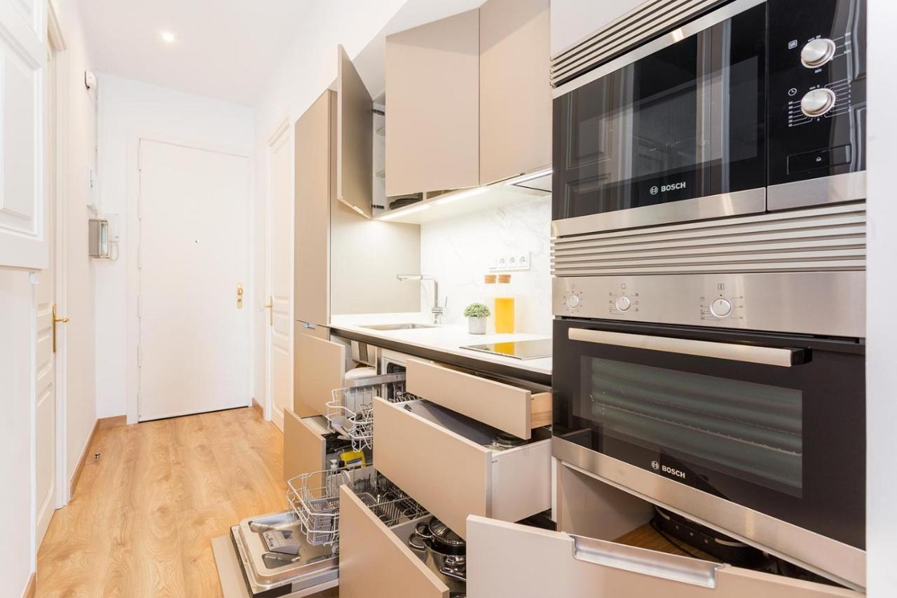 Cozy Apartment Close To Passeig De Gracia Barcellona Esterno foto