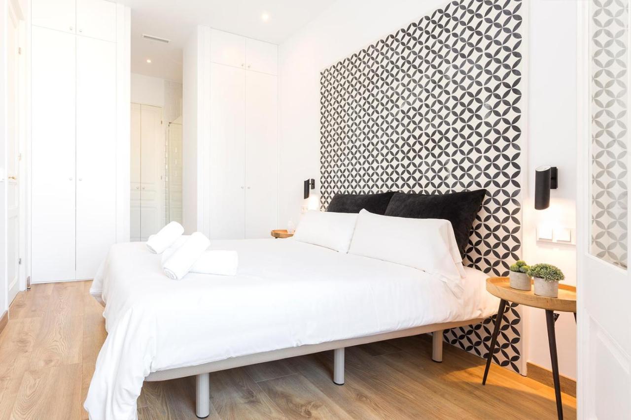 Cozy Apartment Close To Passeig De Gracia Barcellona Esterno foto